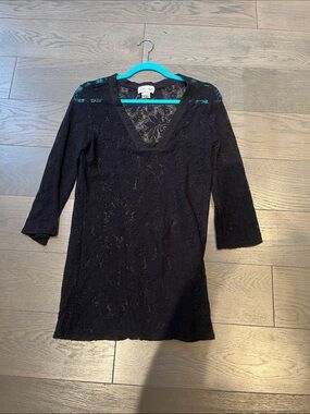 Jordan Taylor Black Floral Lace Top